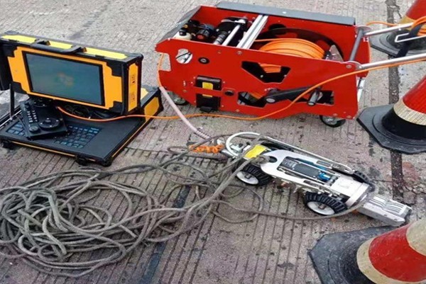 新祺周CCTV管道检测机器人