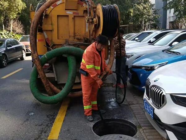 新祺周排污管道清淤